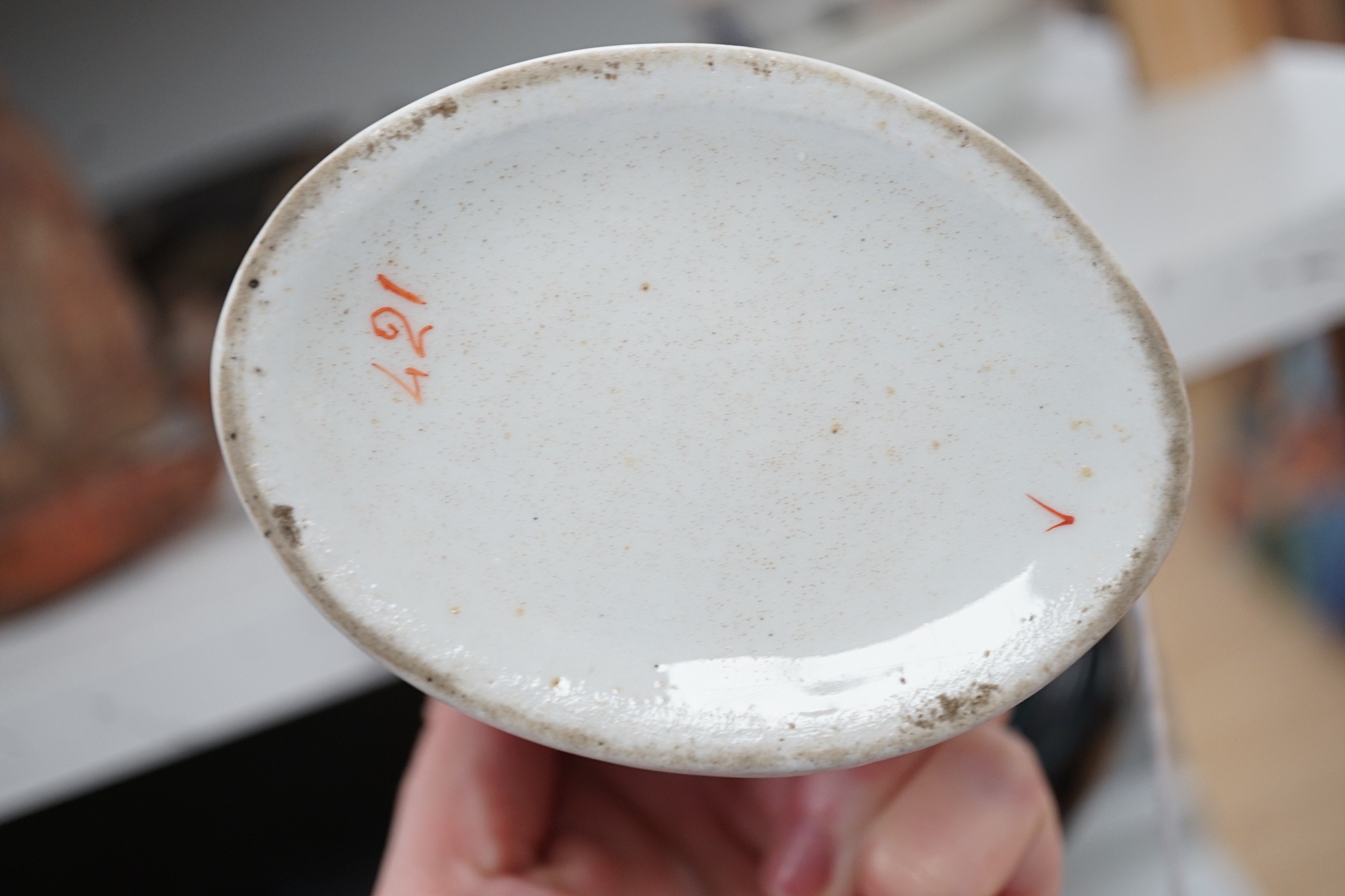 A group of New Hall porcelain boy and butterfly pattern 421 teawares, c.1800